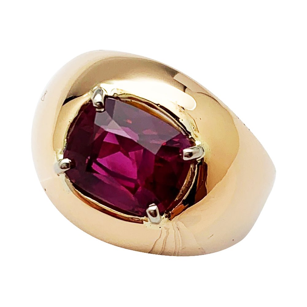 Bague bombée en or rose, rubis ovale pesant 2.53 carats - Castafiore
