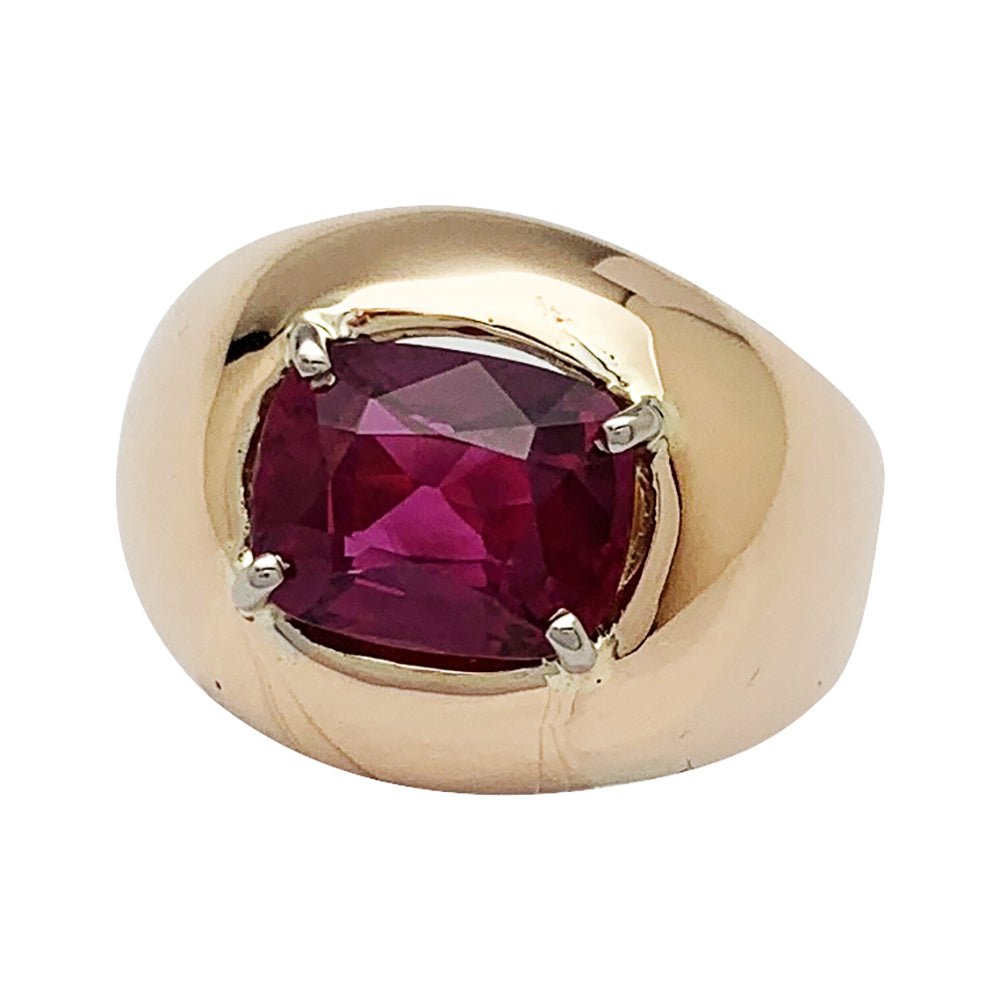 Bague bombée en or rose, rubis ovale pesant 2.53 carats - Castafiore