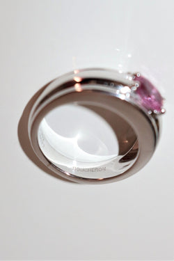 Bague BOUCHERON "Axelle" en or blanc et saphir rose - Castafiore