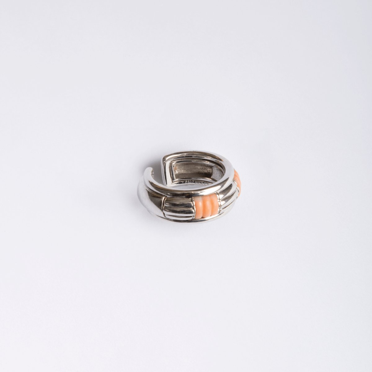 Bague BOUCHERON "les Plurielles" en or blanc et corail - Castafiore