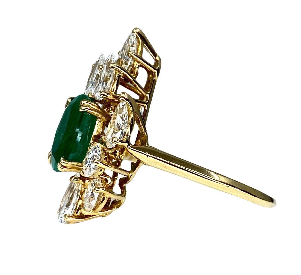 Bague BOUCHERON Pompadour en or jaune, émeraude et diamants - Castafiore