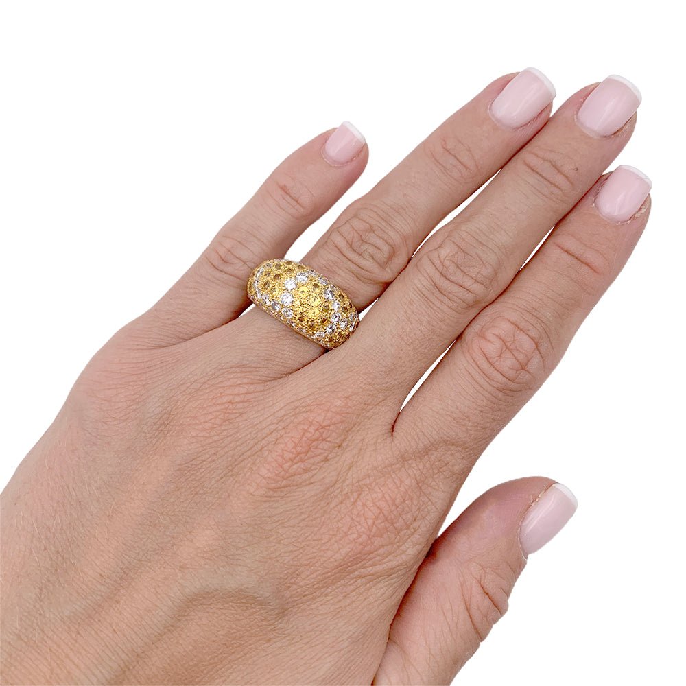 Bague CARTIER "Sauvage", en or jaune, diamants, saphirs jaunes. - Castafiore