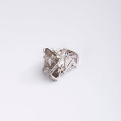 Bague CHANEL en or gris, diamants et quartz rutile - Castafiore