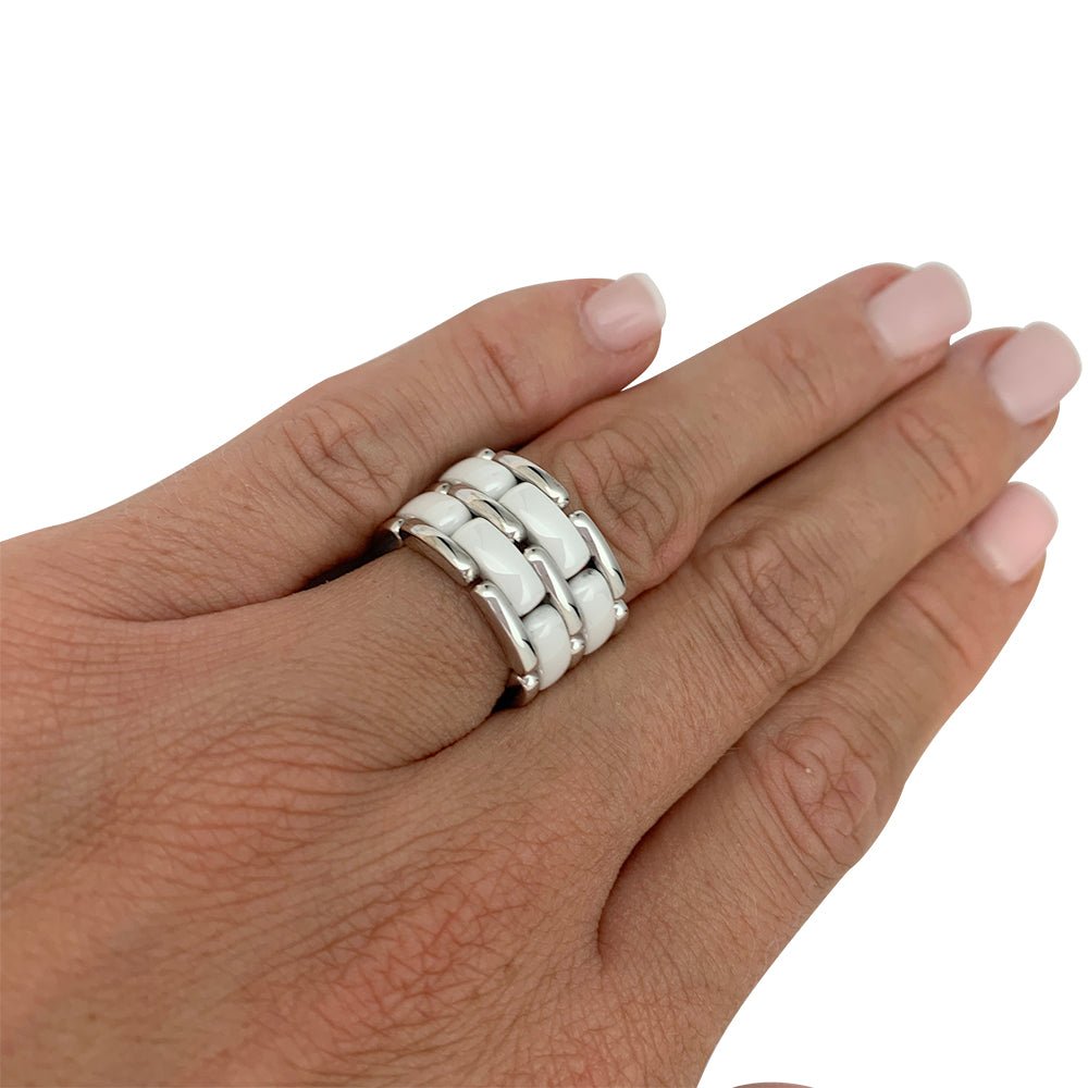 Bague Chanel "Ultra" grand modèle en or blanc et céramique blanche - Castafiore