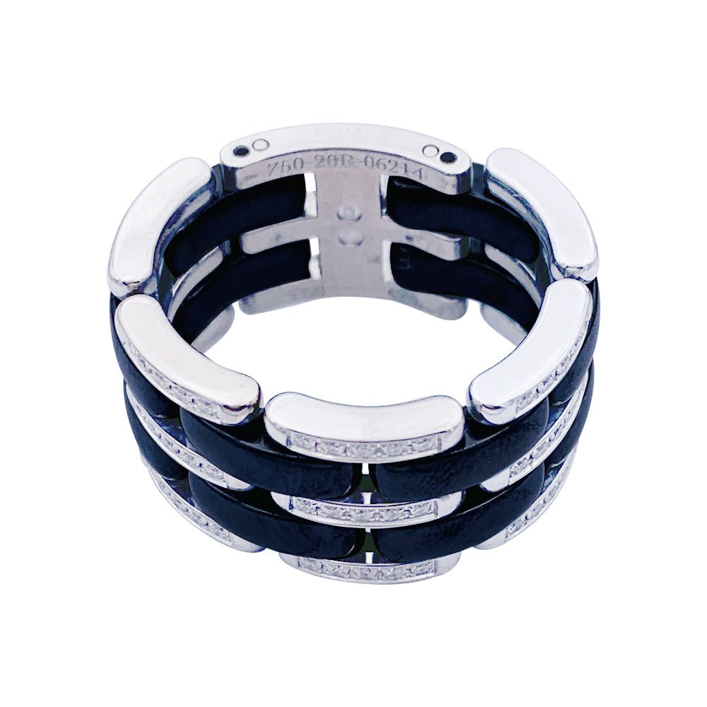 Bague Chanel,"Ultra", en or blanc, céramique noire et diamants. - Castafiore