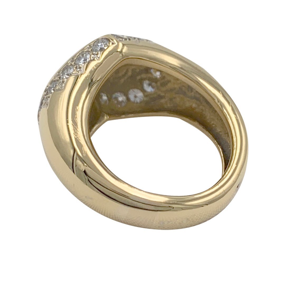 Bague CHAUMET "Chevalière Coeur" en or jaune et diamants - Castafiore