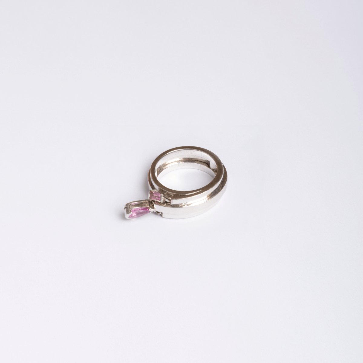 Bague CHAUMET en or blanc et en diamant et saphir rose - Castafiore