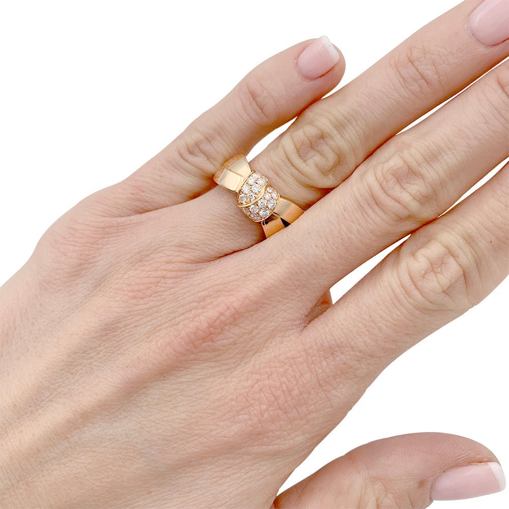 Bague CHAUMET "Liens Séduction" en or rose et diamants - Castafiore
