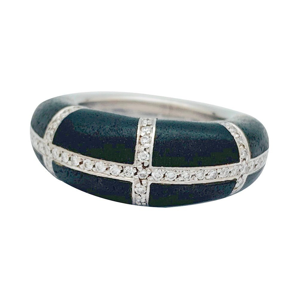 Bague CHAUMET, modèle "Anneau", or blanc, diamants et ébène - Castafiore