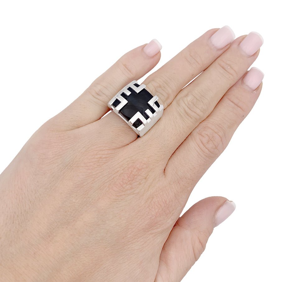 Bague Chevalière CARTIER "Baiser du Dragon", "Yijing" en or blanc et oeil de faucon - Castafiore