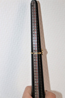 Bague Chevalière En Or Jaune Carrée Pavage Diamants Unisexe - Castafiore