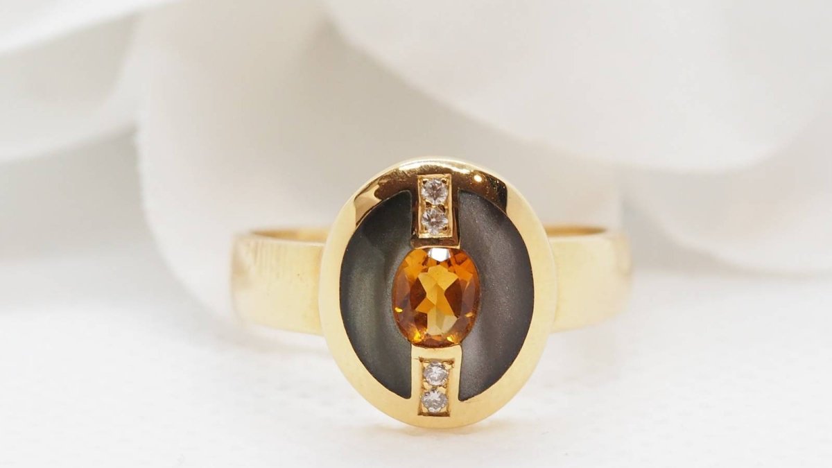 Bague Clozeau en or jaune, diamants et résine - Castafiore