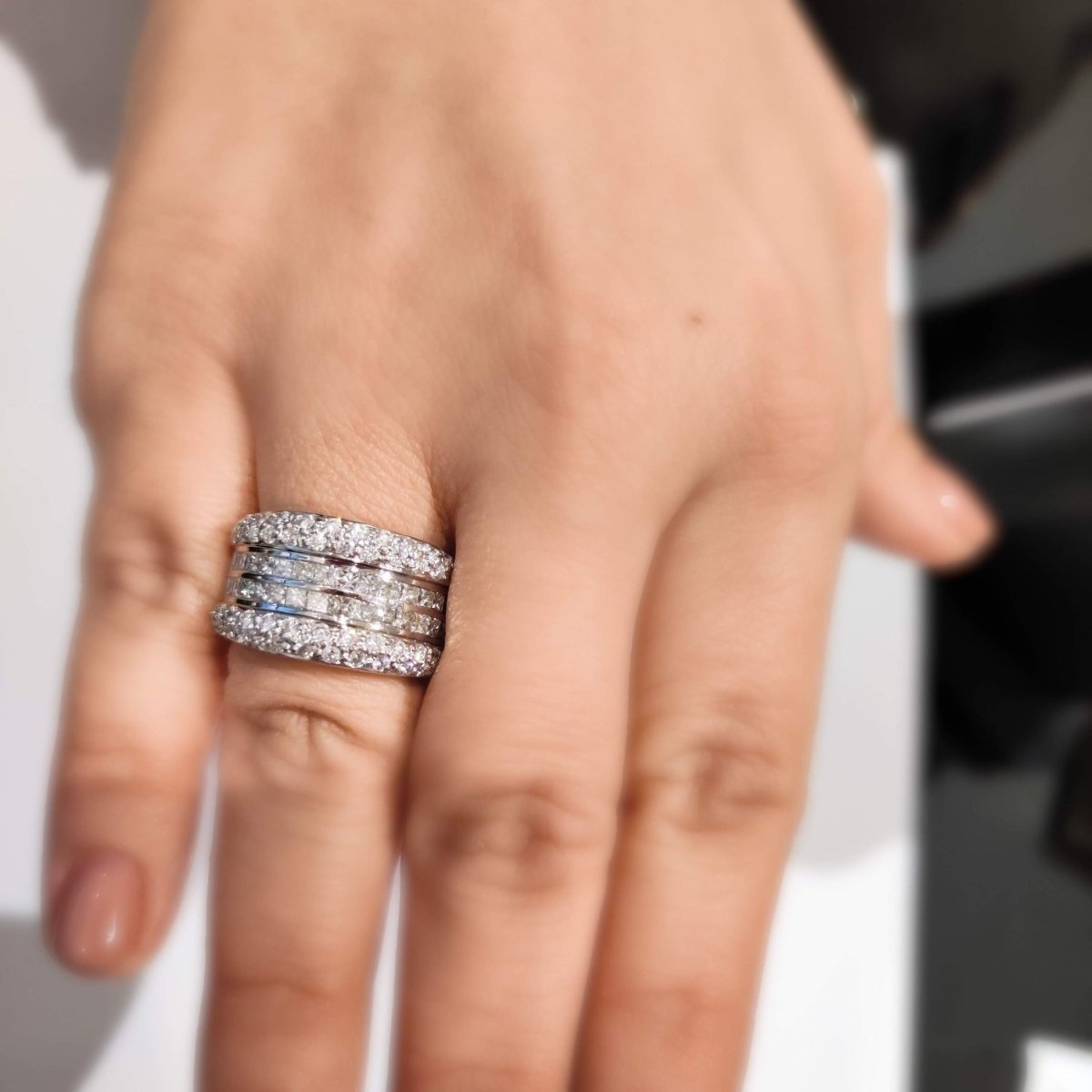 BAGUE COCKTAIL EN OR BLANC ET DIAMANTS - Castafiore