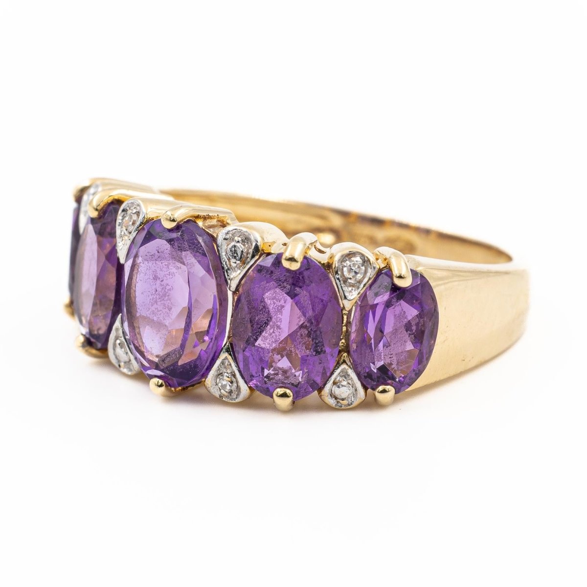 Bague Cocktail en or jaune, diamants et améthyste - Castafiore