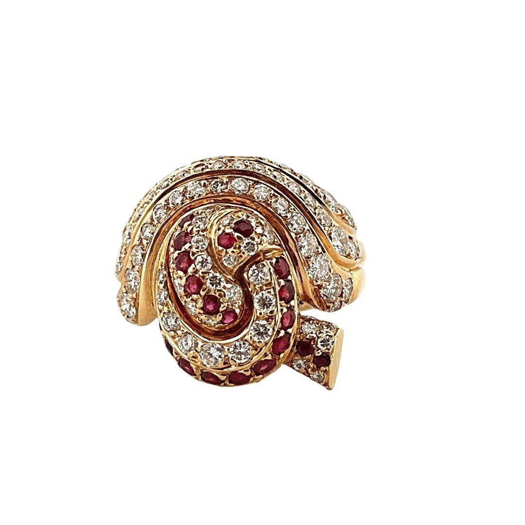Bague Cocktail HERVÉ SCHICK en or jaune, rubis et diamants - Castafiore