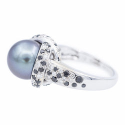 Bague Cocktail MAUBOUSSIN "Caviar Mon Amour" en or blanc et perle - Castafiore