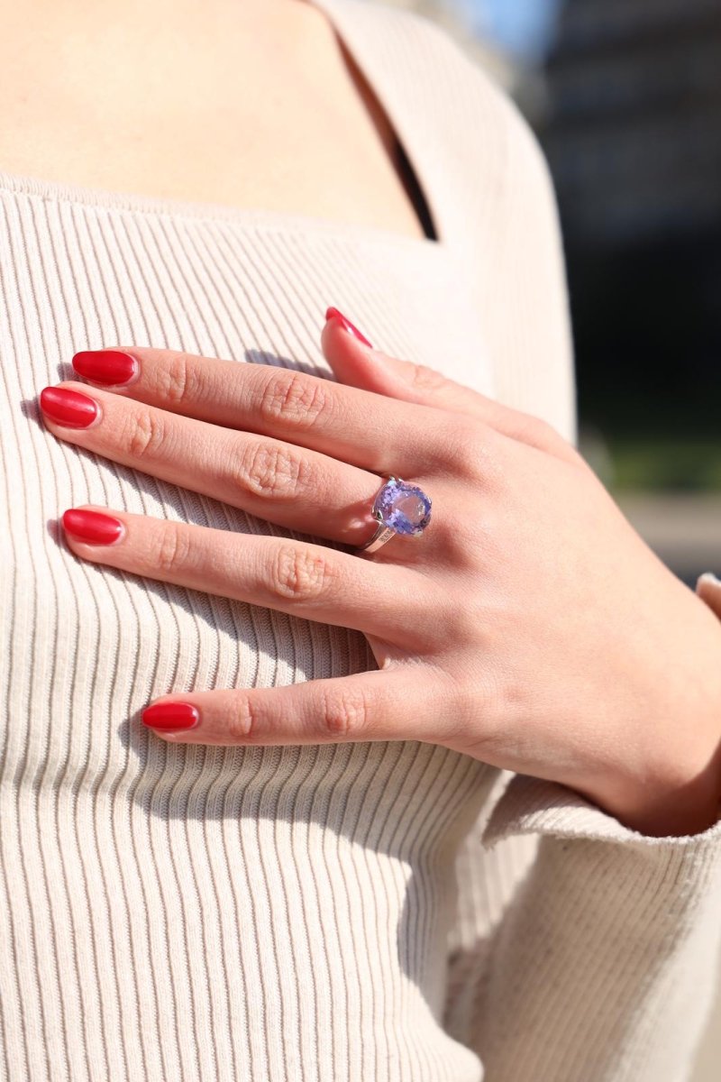 Bague Cocktail MAUBOUSSIN "Mon bébé d'Amour" en or blanc et améthyste - Castafiore