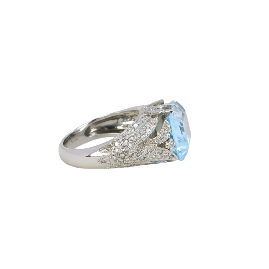 Bague cocktail vintage en or blanc, diamants et aigue-marine - Castafiore