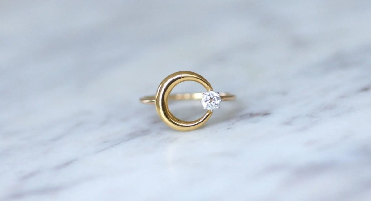 Bague croissant de lune diamant et or - Castafiore
