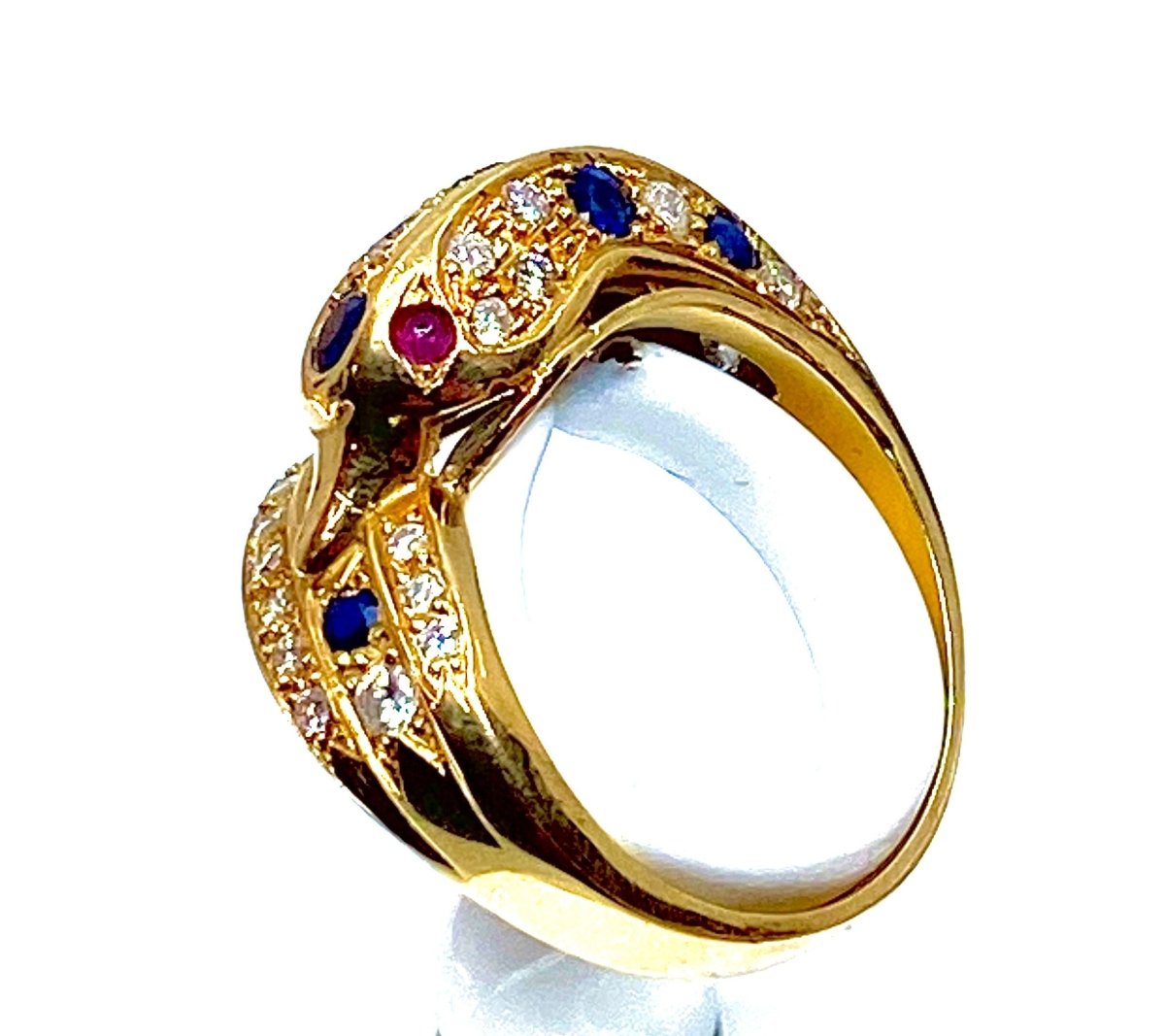 Bague dauphin en or jaune 18 carats ,saphirs ,diamants et rubis - Castafiore