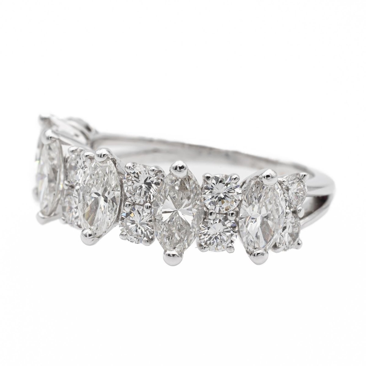 Bague Demi alliance Or blanc diamant - Castafiore