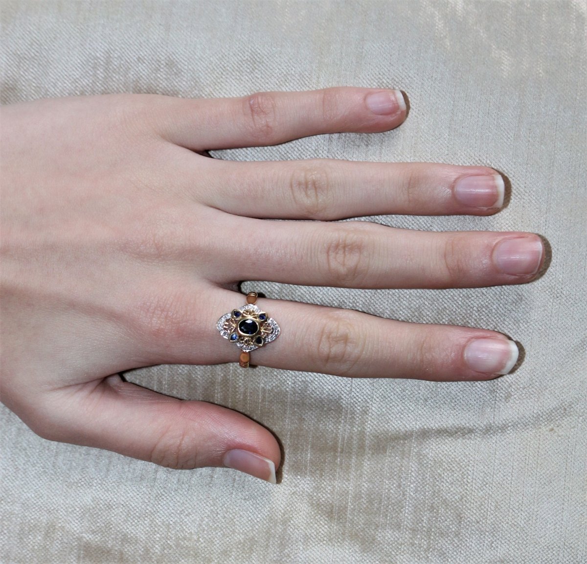 Bague Dentelles Saphirs Style Belle Epoque - Castafiore