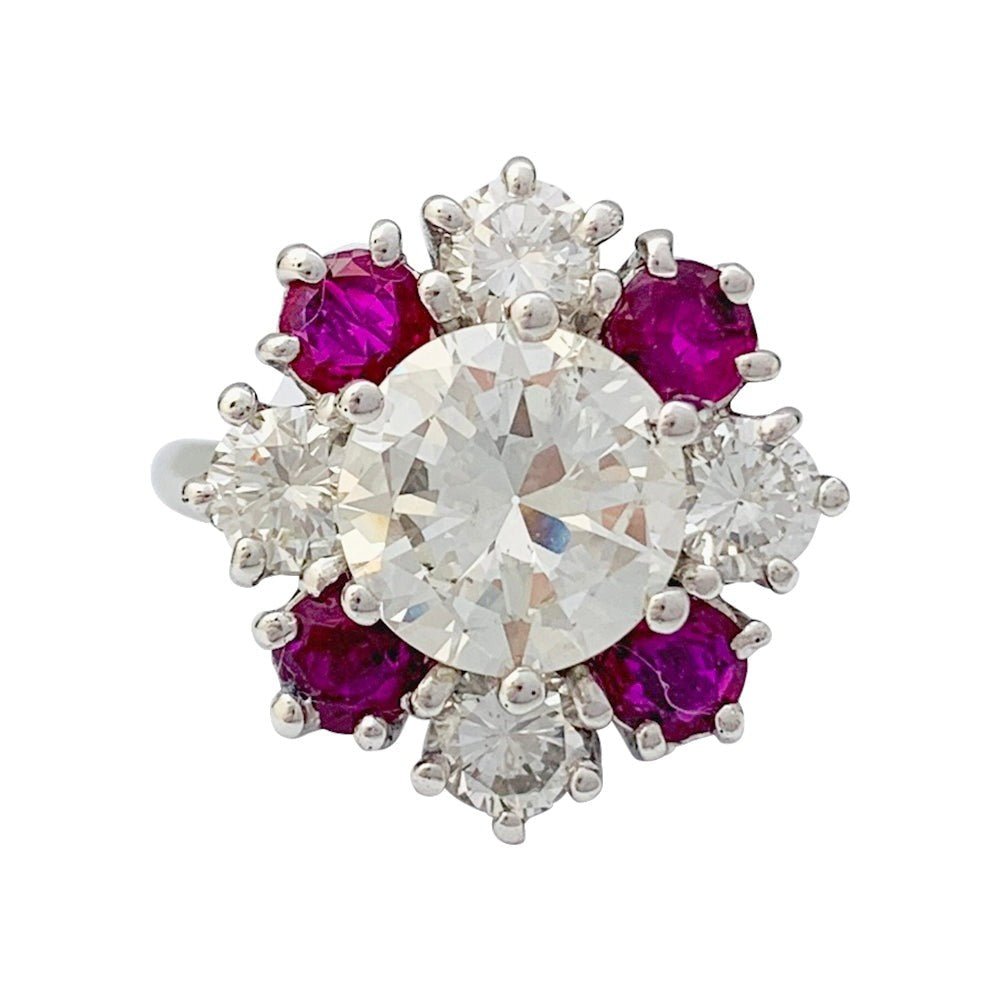 Bague diamant 2,22 carats à entourage diamants et rubis - Castafiore