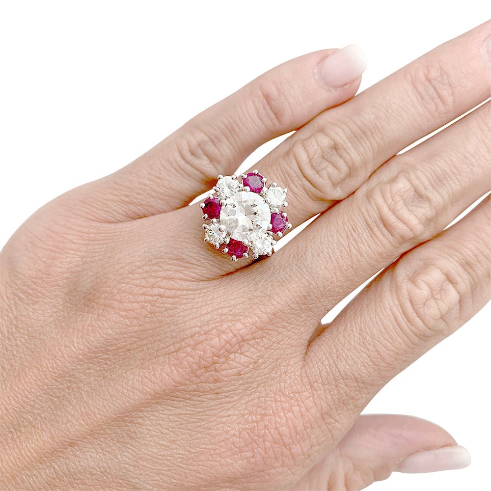 Bague diamant 2,22 carats à entourage diamants et rubis - Castafiore
