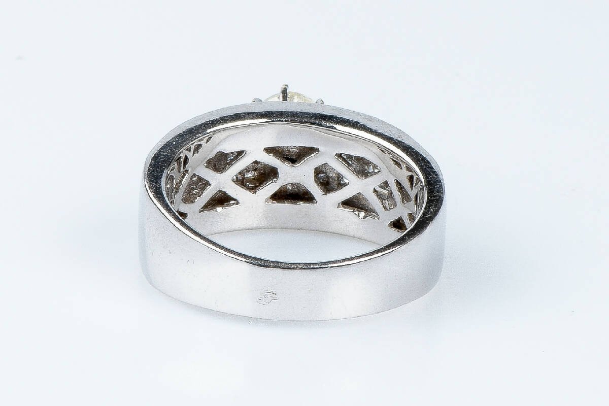 Bague diamant en or blanc 18 carats - Castafiore