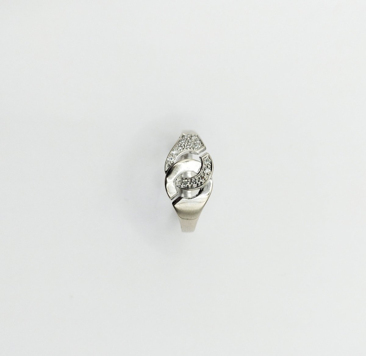 Bague DINH VAN "Menottes R8" en or blanc et diamants - Castafiore