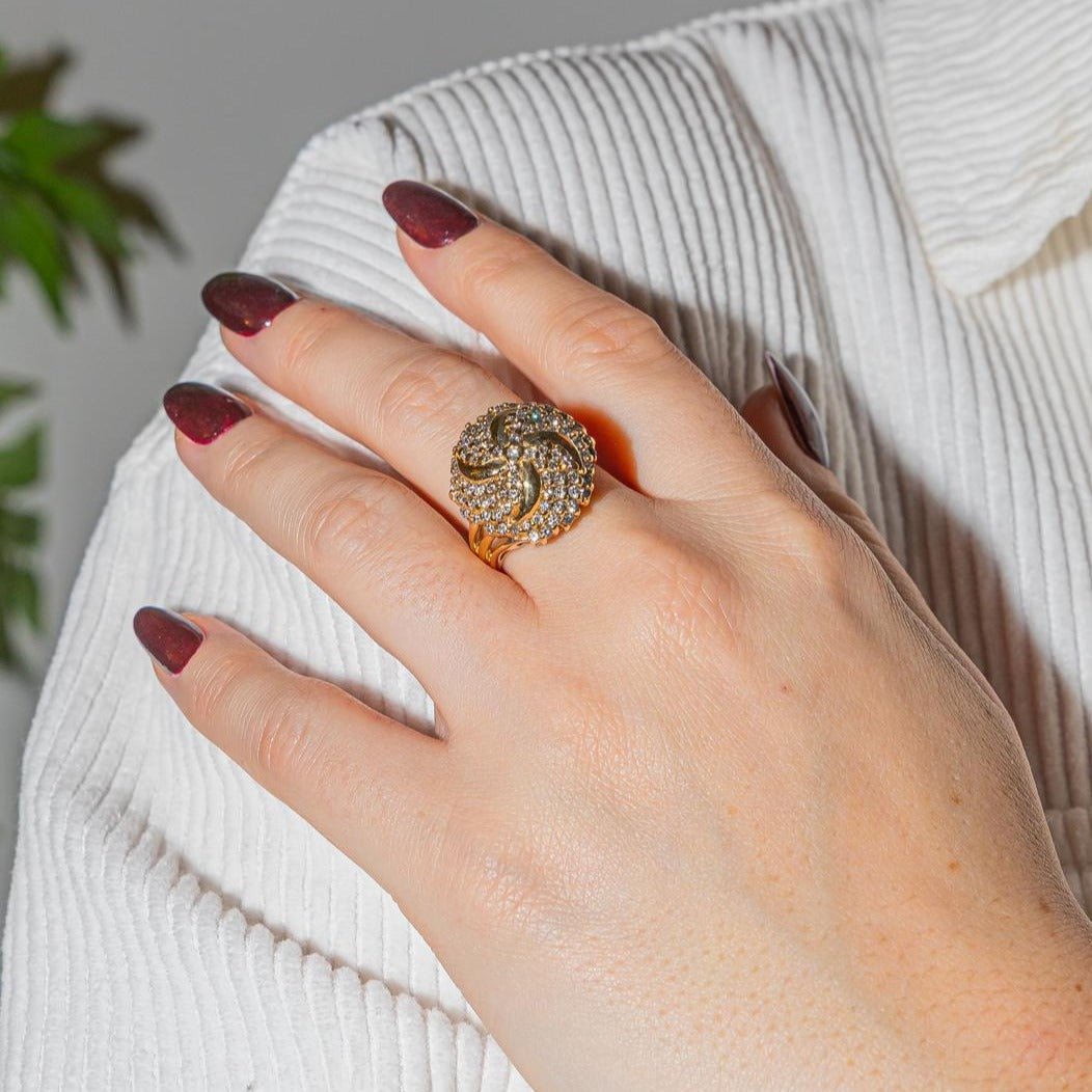 Dome ring in yellow gold and diamonds – Castafiore