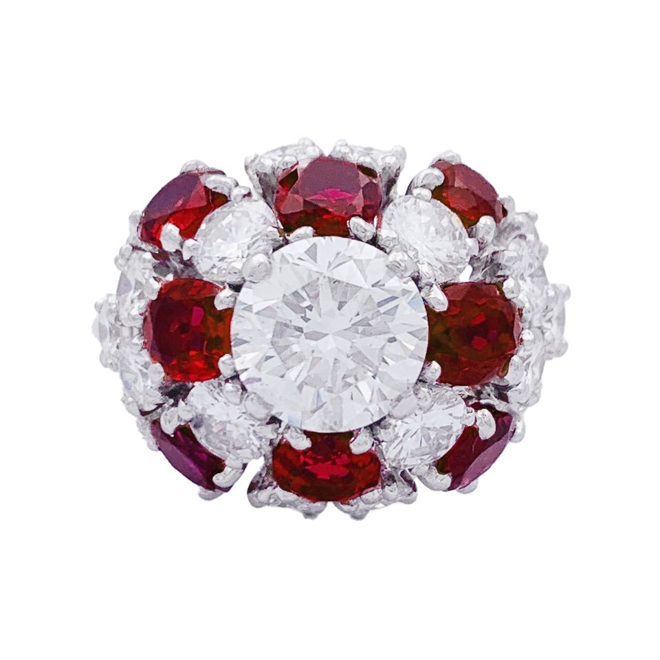 Bague Dôme en platine, diamants, rubis. - Castafiore