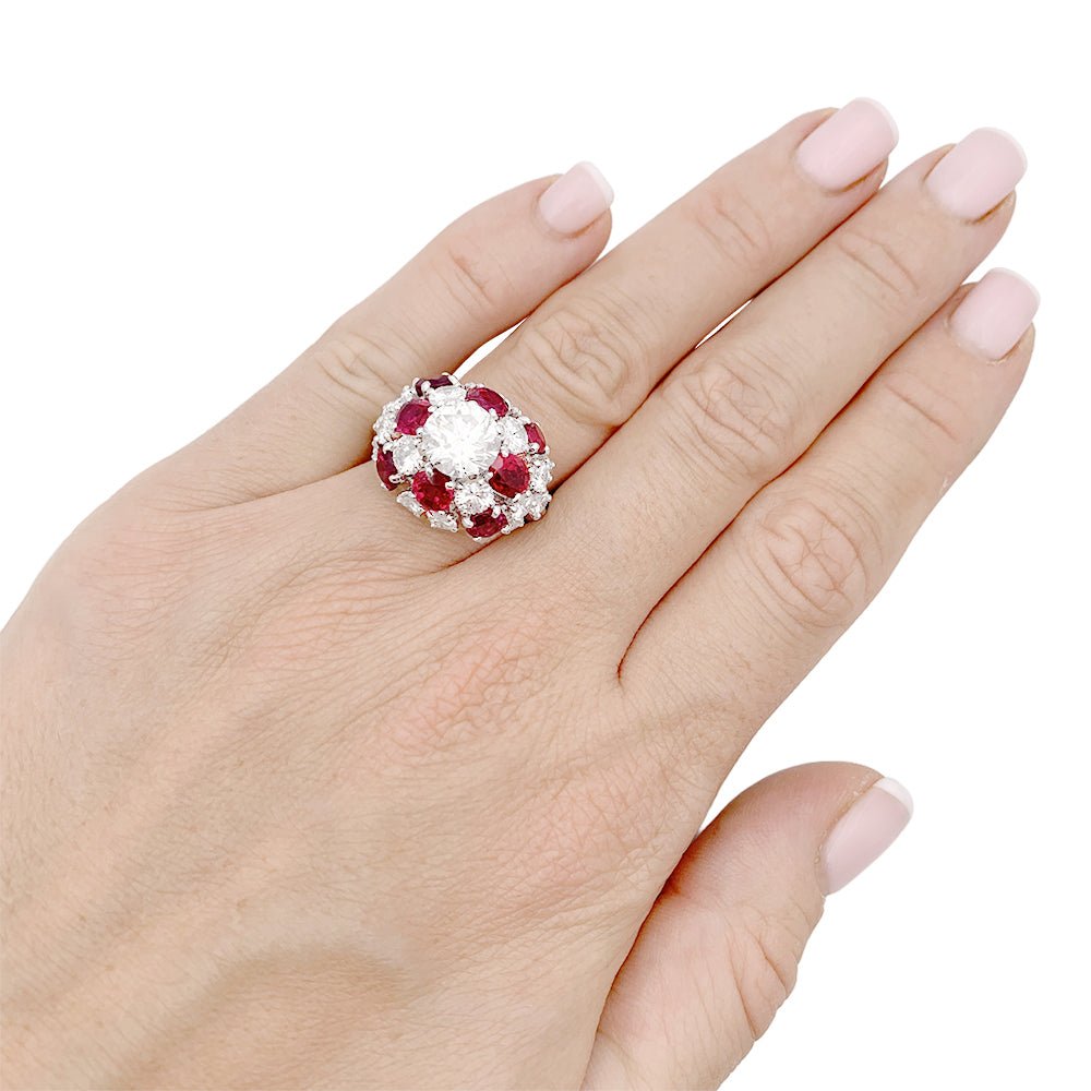 Bague Dôme en platine, diamants, rubis. - Castafiore