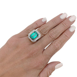 Bague émeraude 5,5 carats en or blanc, diamants - Castafiore