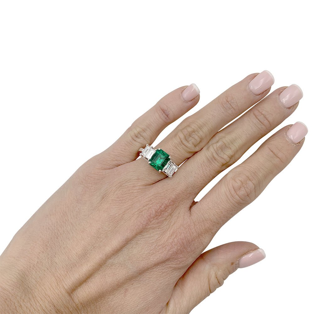 Bague émeraude or blanc, diamants - Castafiore