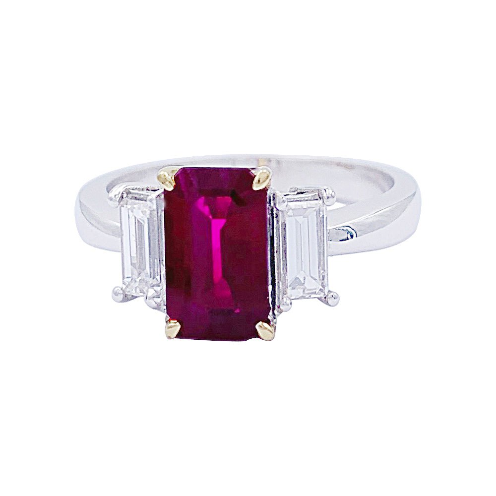Bague en deux ors, rubis et diamants - Castafiore