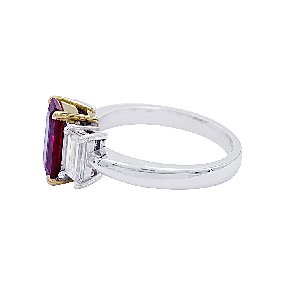 Bague en deux ors, rubis et diamants - Castafiore