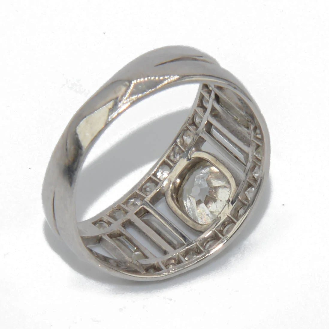 Bague en diamant et platine forme bandeau - Castafiore