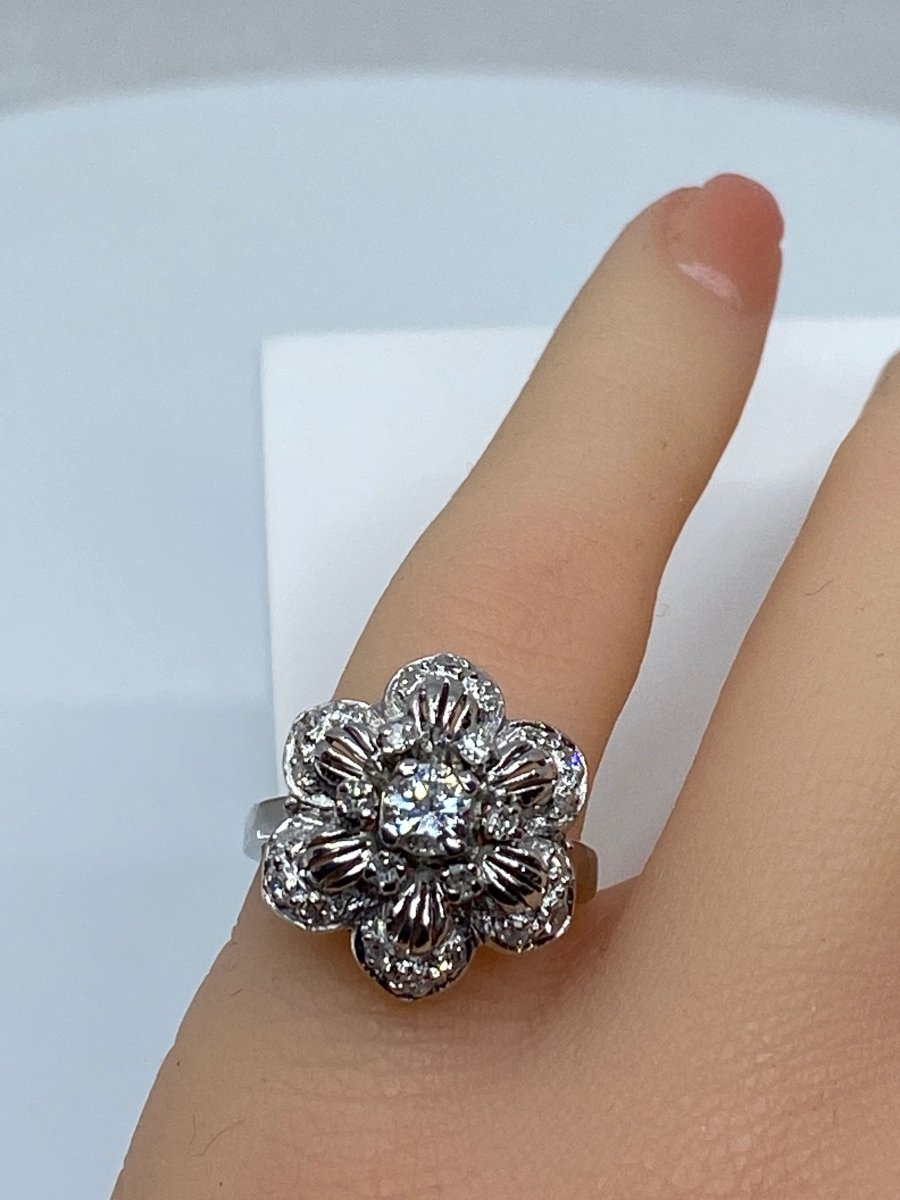 Bague en or 18 carats «  Marguerite à six pétales »sertie de diamants - Castafiore