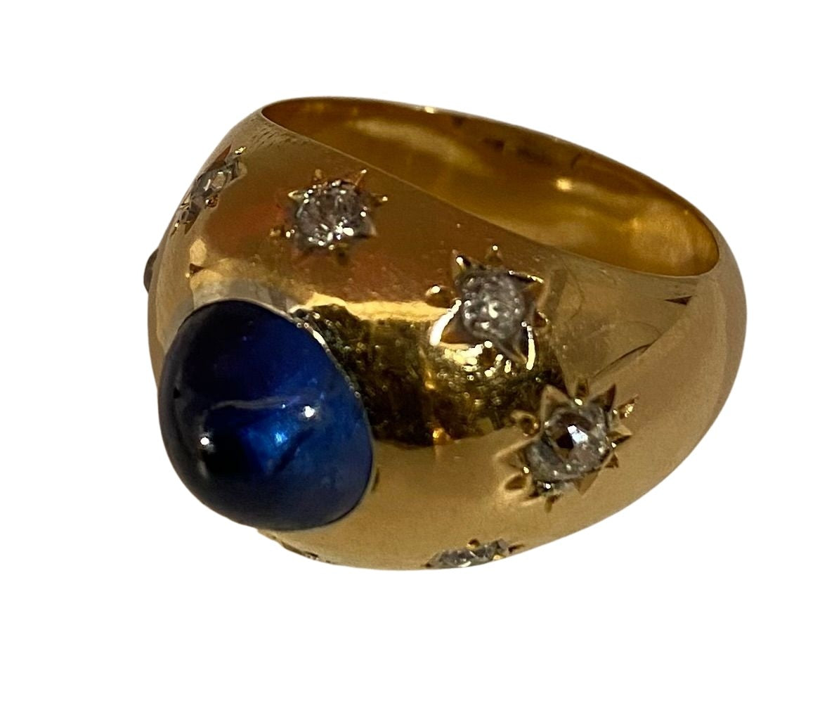 Bague en or 18 carats, saphir cabochon 5.10 ct ceylan non chauffé vers 1940 - Castafiore