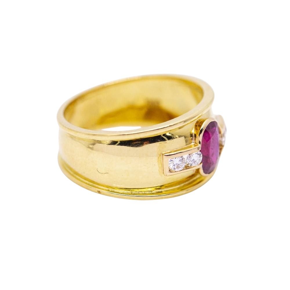 Bague en or avec rubis de taille ovale d'occasion - Castafiore