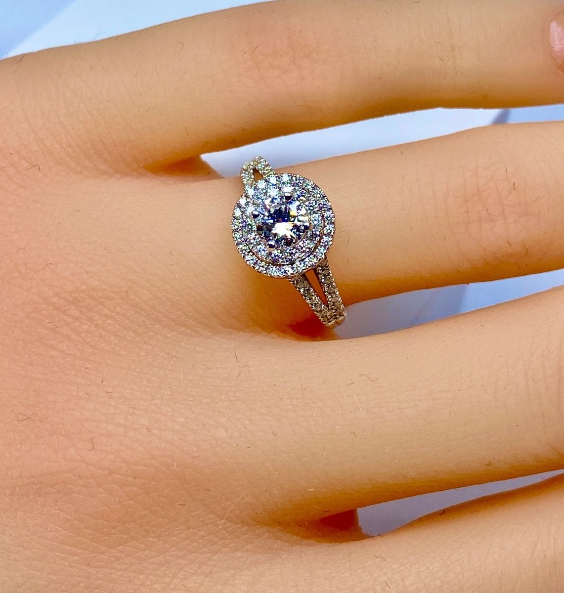 Bague en or blanc 18 carat , diamant 0,40 carat couleur E - Castafiore