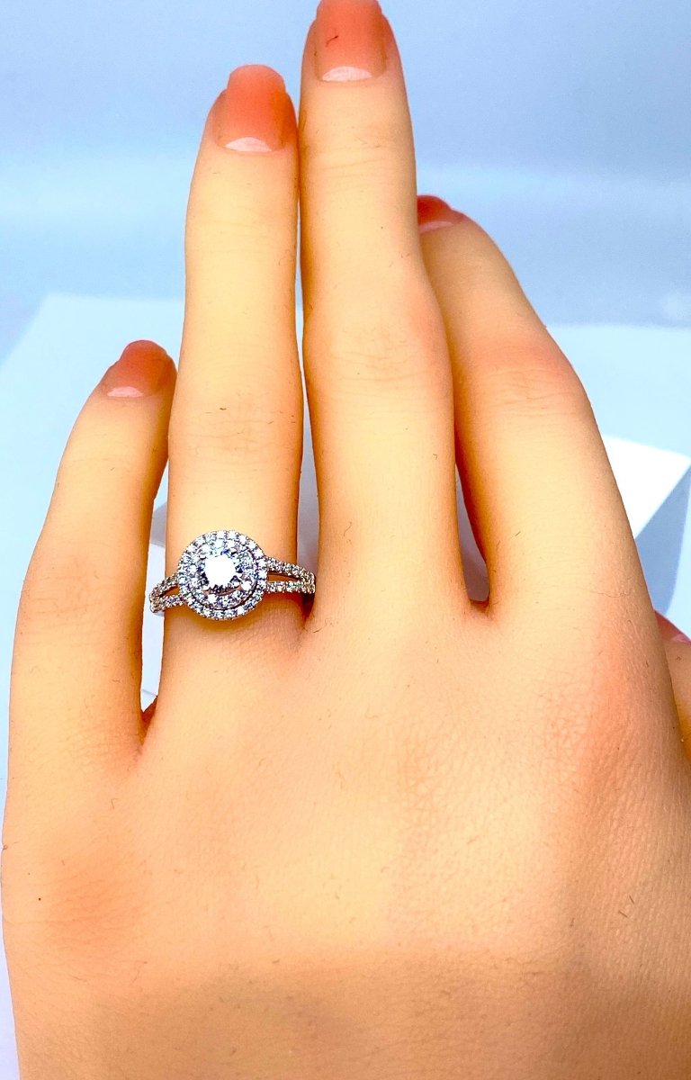 Bague en or blanc 18 carat , diamant 0,40 carat couleur E - Castafiore