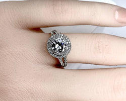 Bague en or blanc 18 carats, diamant 0,97 carat couleur E - Castafiore