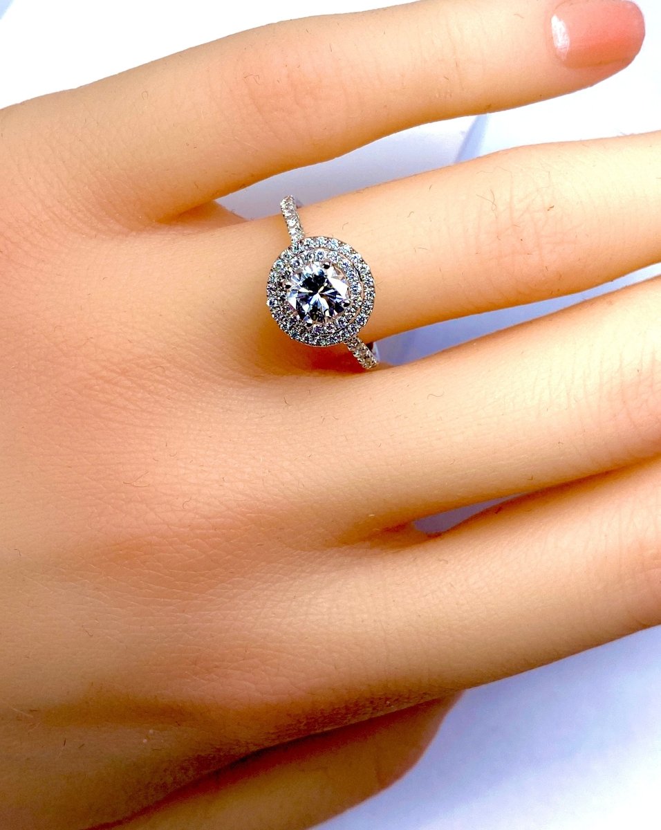 Bague en or blanc 18 carats , diamant couleur G - Castafiore