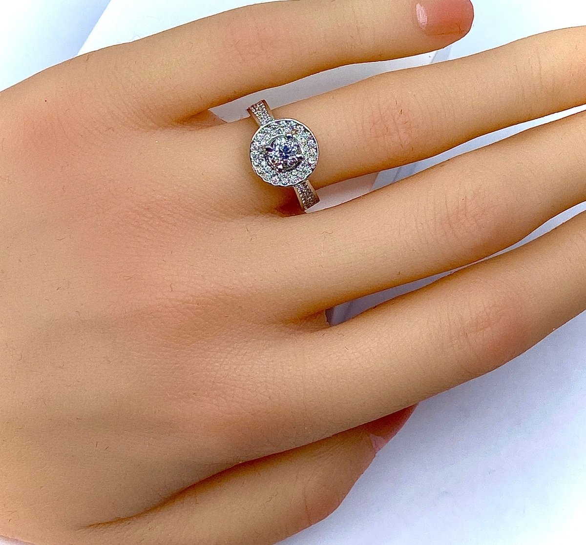 Bague en or blanc 18 carats en diamants - Castafiore