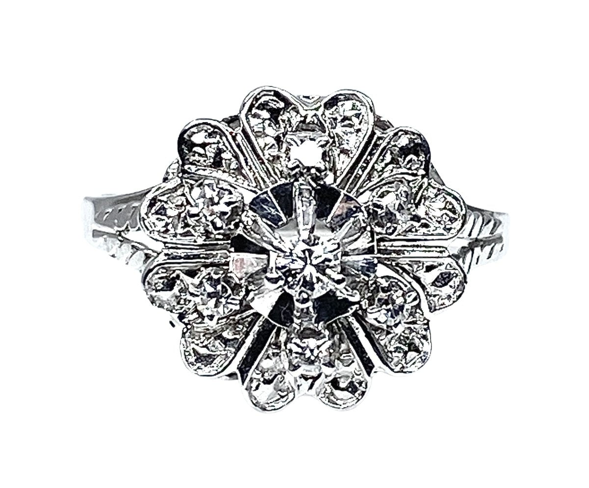 Bague en or blanc 18 carats et diamants, décor de coeurs - Castafiore