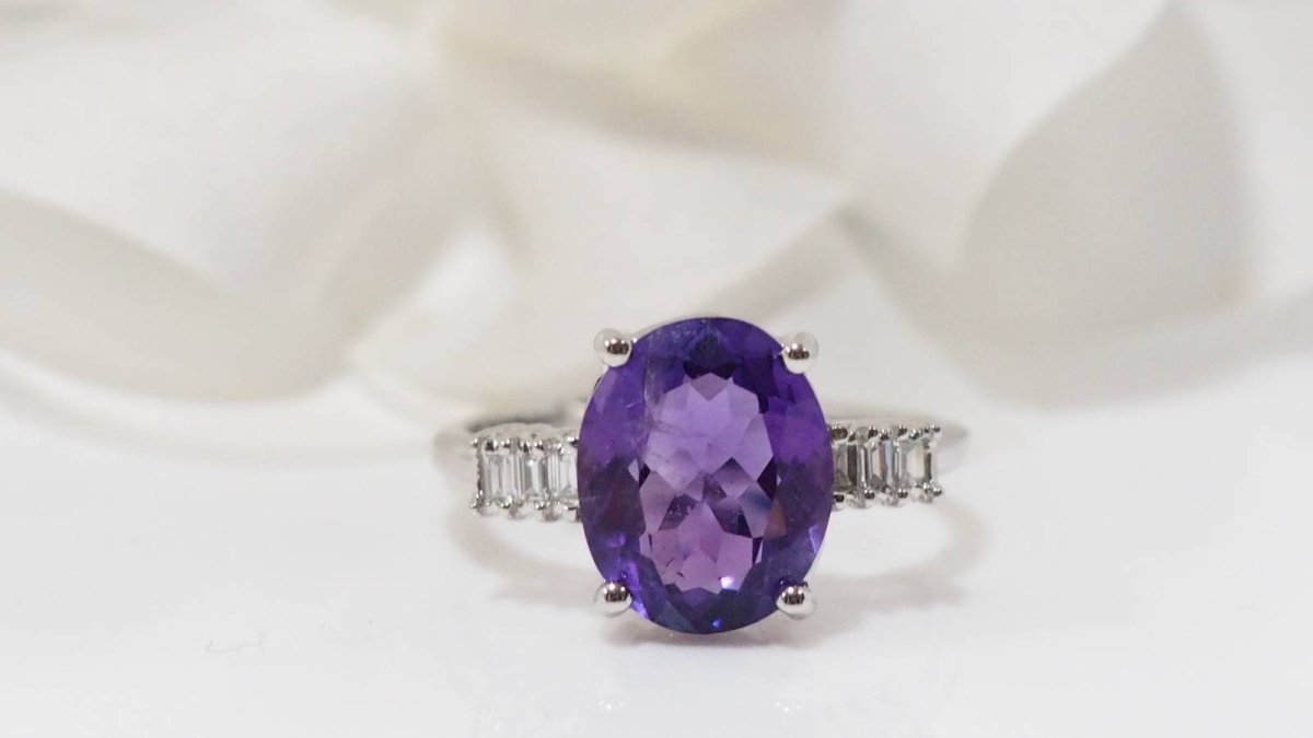 Bague en or blanc, améthyste et diamants - Castafiore