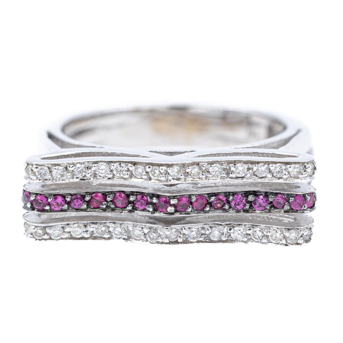 Bague en or blanc, diamants et saphir rose - Castafiore