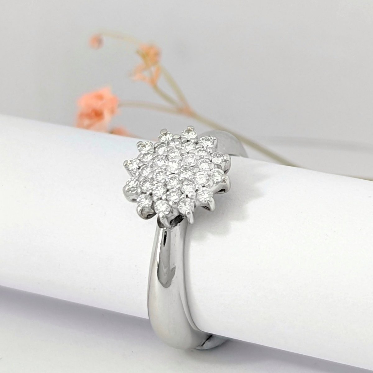 Bague en or blanc et diamants - Castafiore